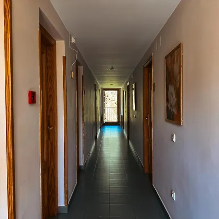 De Montana Uson Hotell *